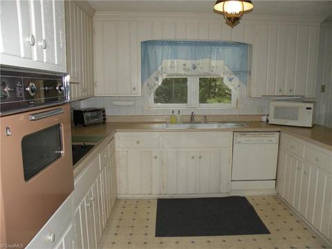 2420 Farmbrook Rd, Winston Salem, NC 27103 photo 12