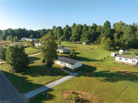 6433 Eagle Landing Dr, Trinity, NC 27370 photo 4