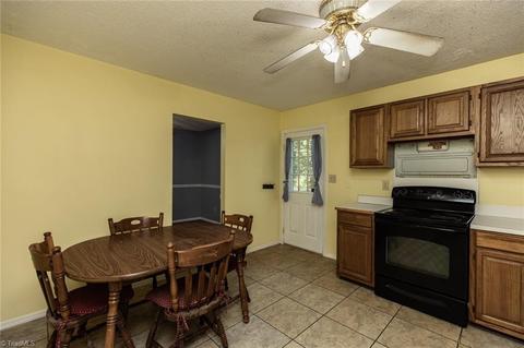 4352 Forest Manor Dr, Trinity, NC 27370 photo 10