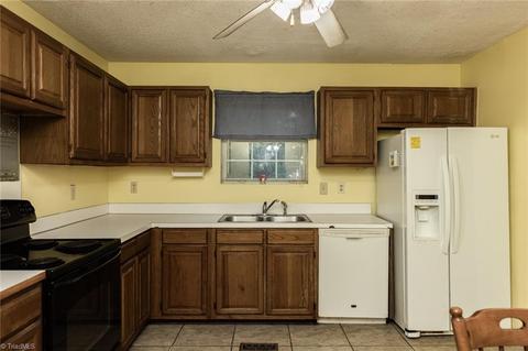 4352 Forest Manor Dr, Trinity, NC 27370 photo 7