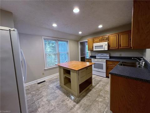 509 Summit St, Madison, NC 27025 photo 8