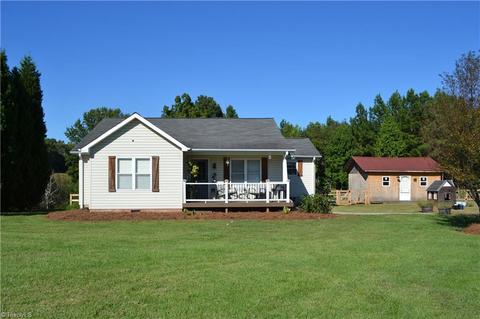 714 Dodge Loop, Madison, NC 27025 photo 4