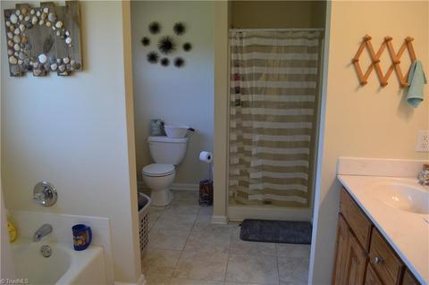 714 Dodge Loop, Madison, NC 27025 photo 17