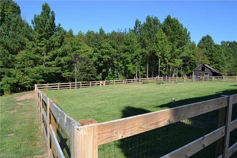 714 Dodge Loop, Madison, NC 27025 photo 6