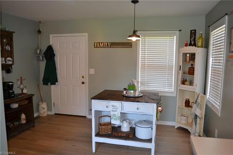 714 Dodge Loop, Madison, NC 27025 photo 10