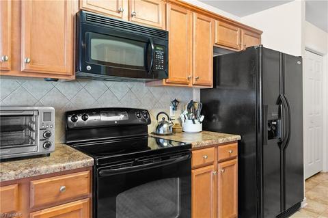 658 Chas Ct, High Point, NC 27265 photo 17