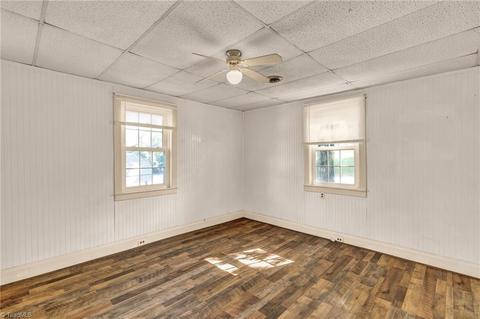 220 N 3rd Ave, Mayodan, NC 27027 photo 9
