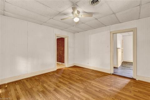 220 N 3rd Ave, Mayodan, NC 27027 photo 6