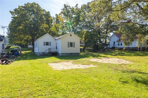 220 N 3rd Ave, Mayodan, NC 27027 photo 20