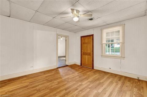220 N 3rd Ave, Mayodan, NC 27027 photo 7