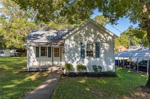 220 N 3rd Ave, Mayodan, NC 27027 photo 2