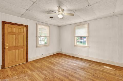 220 N 3rd Ave, Mayodan, NC 27027 photo 8