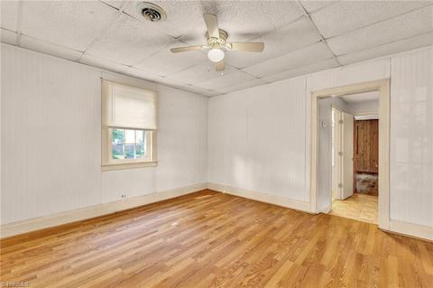 220 N 3rd Ave, Mayodan, NC 27027 photo 5