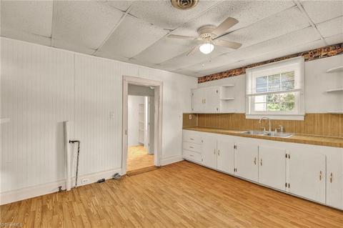 220 N 3rd Ave, Mayodan, NC 27027 photo 13