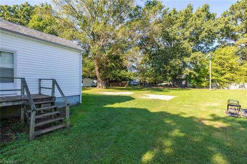 220 N 3rd Ave, Mayodan, NC 27027 photo 19