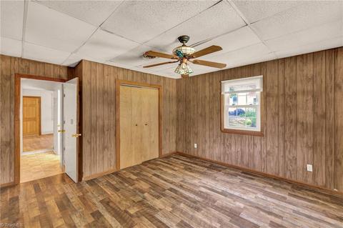 220 N 3rd Ave, Mayodan, NC 27027 photo 16