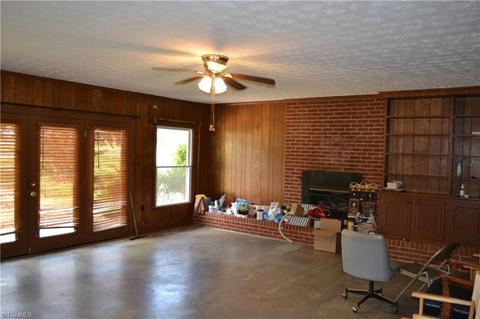 2004 Mill Ave, Eden, NC 27288 photo 3