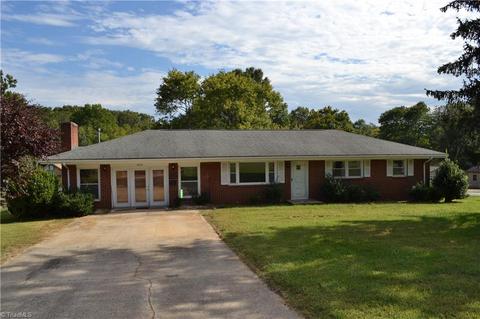 2004 Mill Ave, Eden, NC 27288 photo 2
