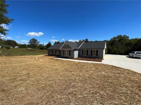 124 Calloway Rd, King, NC 27021 photo 5