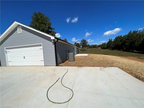 124 Calloway Rd, King, NC 27021 photo 9