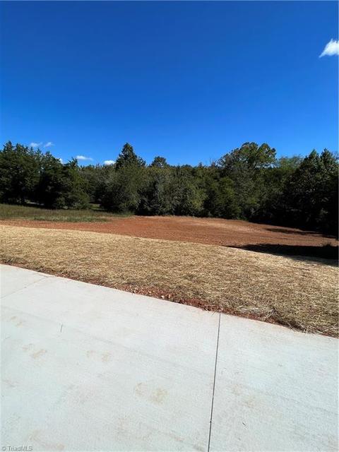 124 Calloway Rd, King, NC 27021 photo 4
