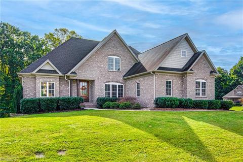 110 Grey Beard Ct, High Point, NC 27265 photo 3