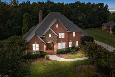 523 Orinoco Dr, High Point, NC 27265 photo 3