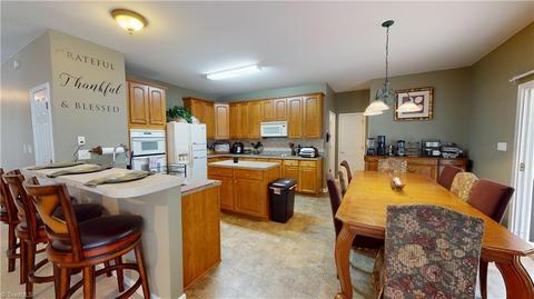 1160 Hampton Park Dr, High Point, NC 27265 photo 5