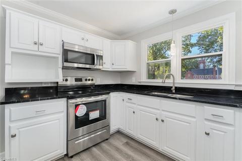 232 W 2nd St, Denton, NC 27239 photo 6