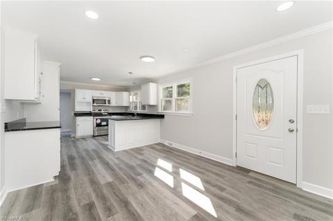 232 W 2nd St, Denton, NC 27239 photo 4