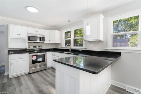 232 W 2nd St, Denton, NC 27239 photo 5