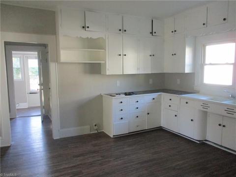 701 Carr St, High Point, NC 27262 photo 9