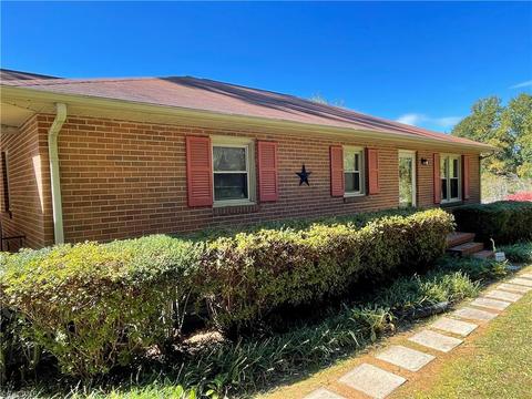 409 Goff Rd, King, NC 27021 photo 3
