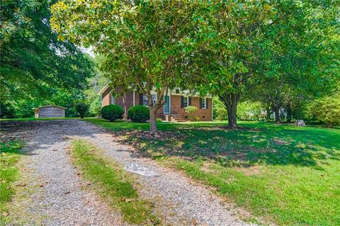 7715 Eversfield Rd, Summerfield, NC 27358 photo 4
