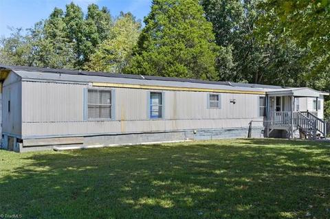 6256 Lowerywood Cir, Trinity, NC 27370 photo 4