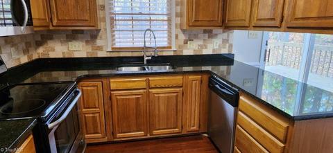 1135 Mapleview Ct, High Point, NC 27265 photo 9