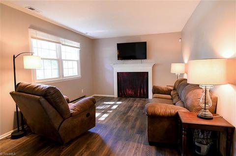 329 Logan Ct, King, NC 27021 photo 7