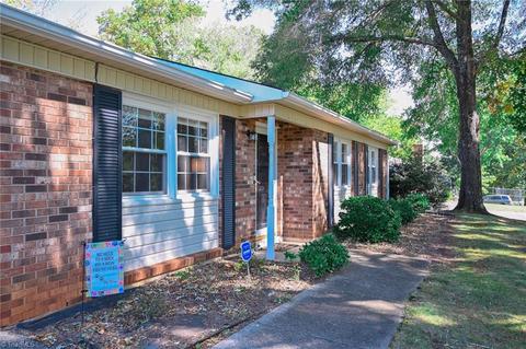 329 Logan Ct, King, NC 27021 photo 2