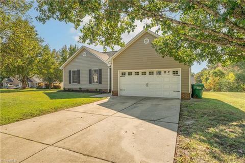 4223 Braddock Rd, High Point, NC 27265 photo 3
