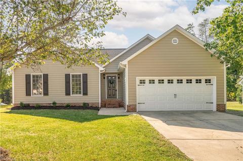 4223 Braddock Rd, High Point, NC 27265 photo 1