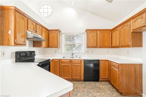 4223 Braddock Rd, High Point, NC 27265 photo 9