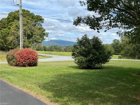 1007 E Westmoreland Rd, King, NC 27021 photo 12