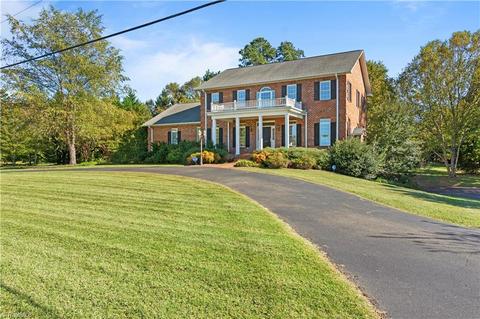 1007 E Westmoreland Rd, King, NC 27021 photo 3