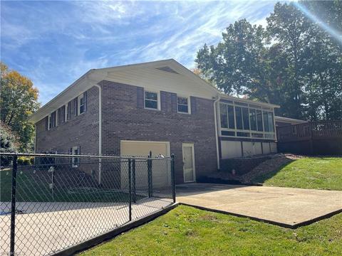 141 Maplebrook Dr, Elkin, NC 28621 photo 5