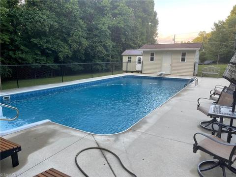 141 Maplebrook Dr, Elkin, NC 28621 photo 49