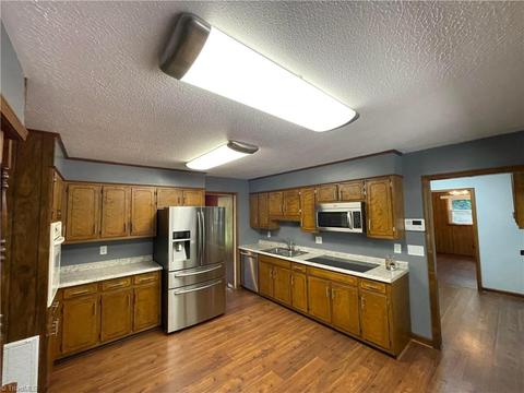 141 Maplebrook Dr, Elkin, NC 28621 photo 20