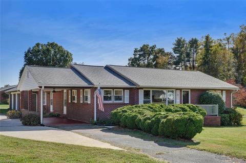 893 Parkland Rd, Reidsville, NC 27320
