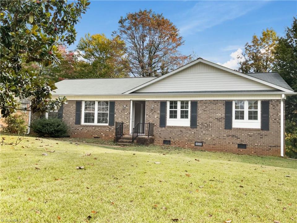  1143 Edenwood Dr, Winston Salem, NC 27103 photo 3