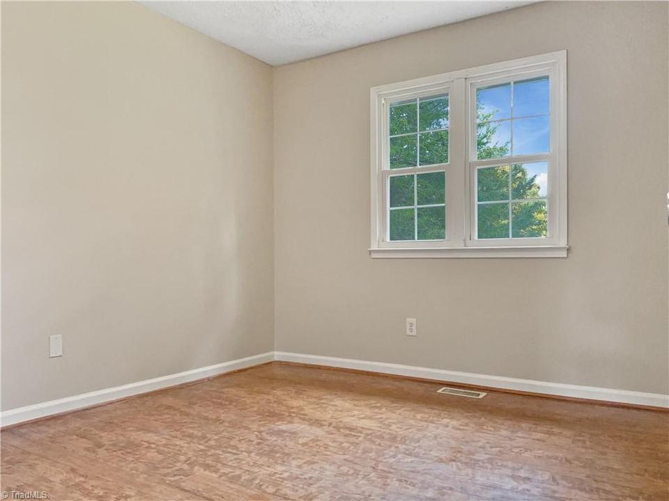  1143 Edenwood Dr, Winston Salem, NC 27103 photo 17