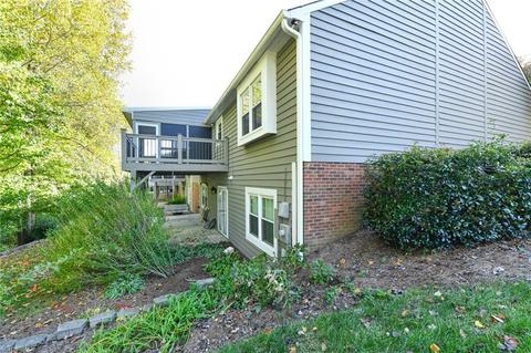514 Harrogate Ct, High Point, NC 27262 photo 2